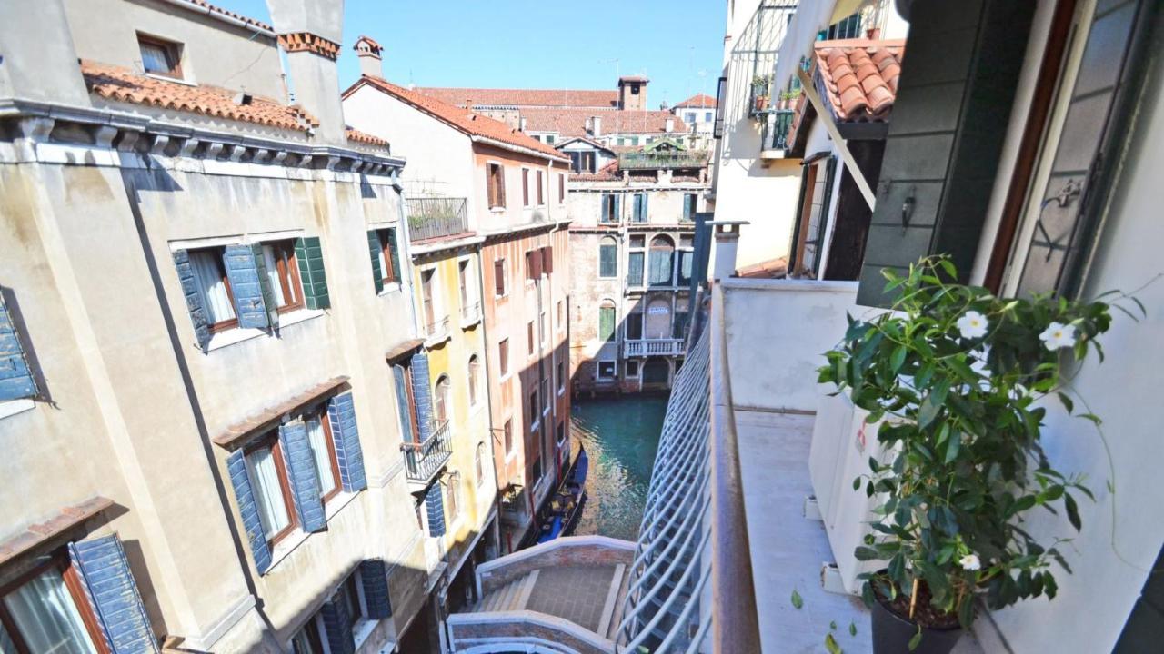 Ai Bareteri Luxury Canal View * Venecia