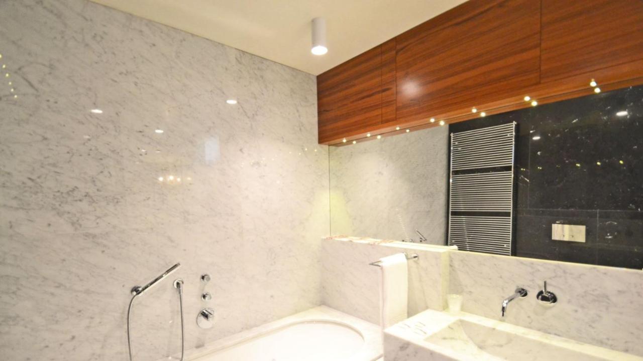 Ai Bareteri Luxury Canal View Appartamento *